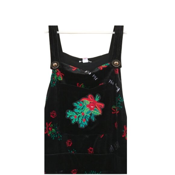 Xhilaration Mistletoe Black Velvet Holiday Overalls Jumpsuit Embroidered Large - Picture 6 of 9